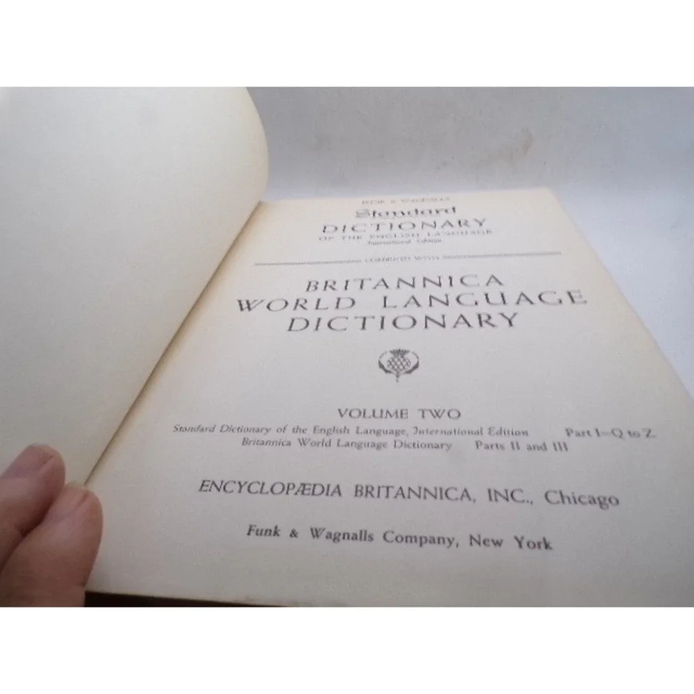 1960 Britannica World Language Dictionary Set Vol 1 & 2 Funk Wagnalls Burgundy